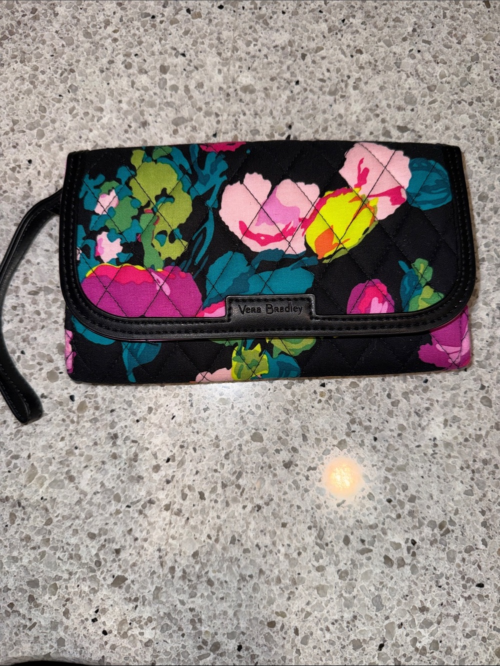 Vera Bradley Wristlet in Hilo Meadow Like New Condition